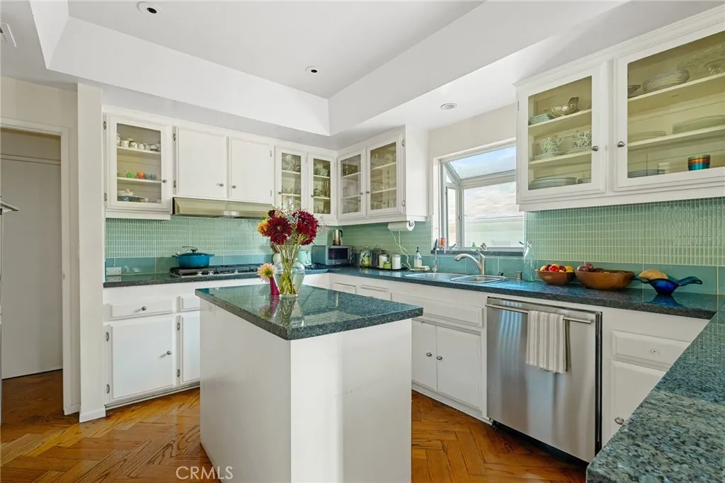 370 S Elm 2, Beverly Hills, California 90212 home-pic-13